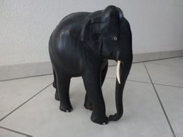 Eléphant en bois