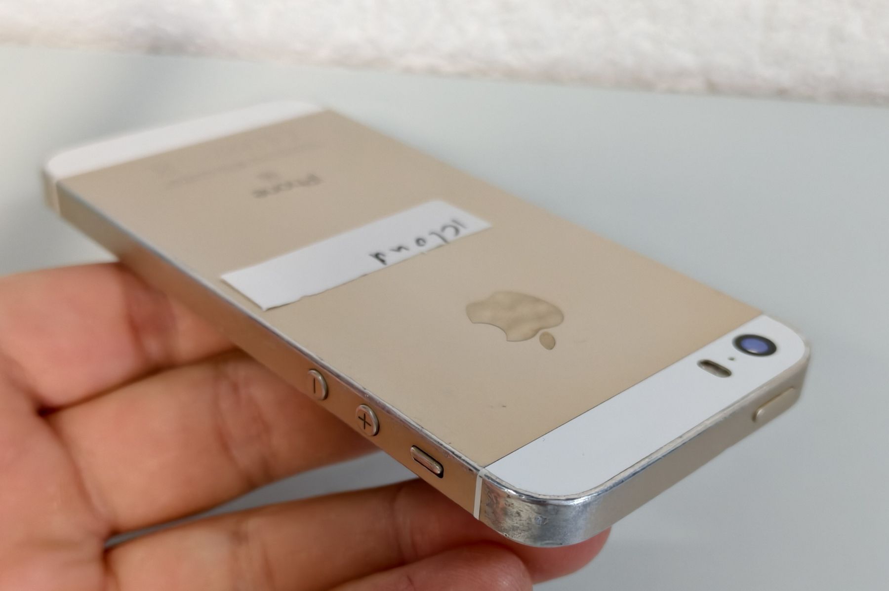 Apple Portables: iPhone SE Gold – Défectueux à Ehrendingen par Rocky985 3
