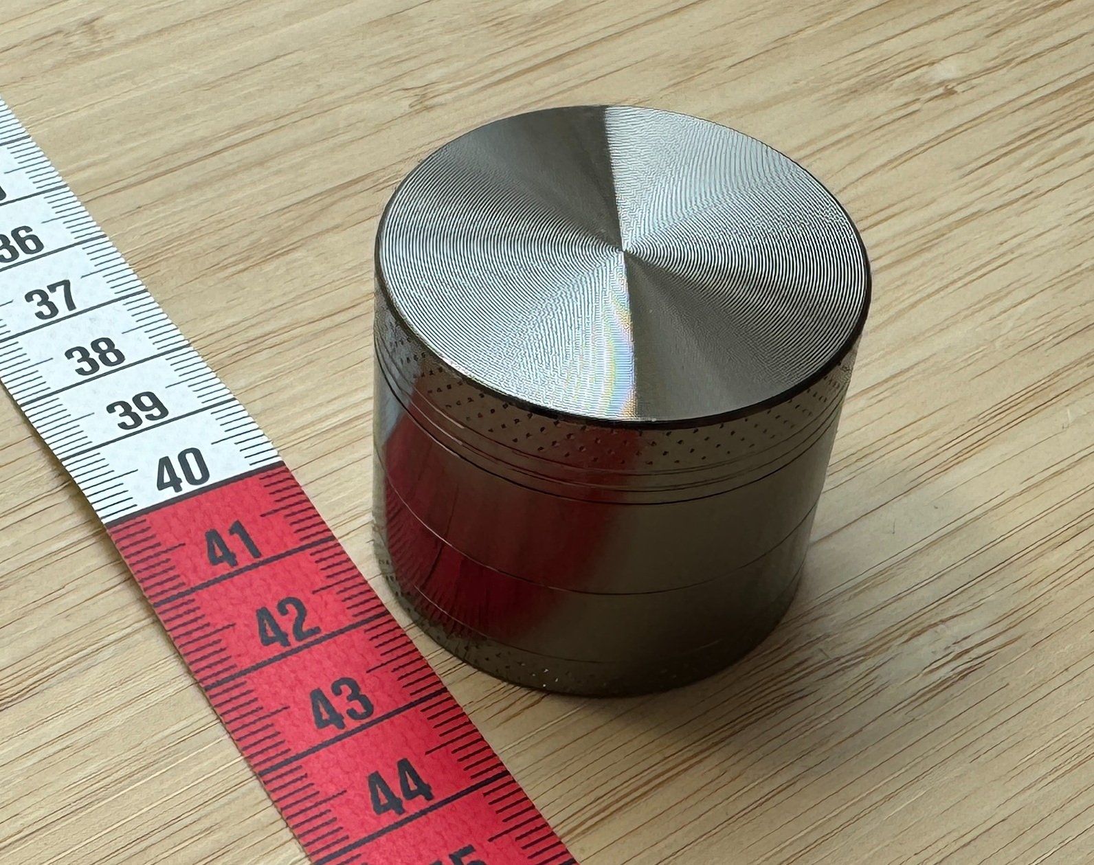 Tabak: grauer Metall Grinder, gray, grey, Mühle – Neu und originalverpackt aus Winterthur von YaV 5