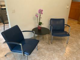 2 COR Sessel Leder Blau, Metallgestell, sehr bequem,