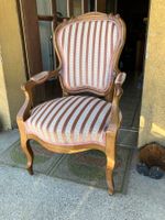 Antiker, schöner Stoffsessel