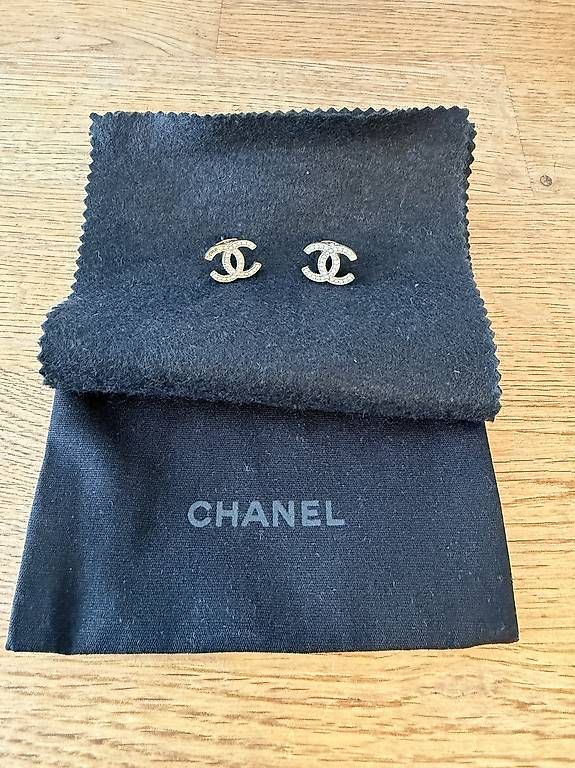 Chanel Orecchini pendenti & Orecchini a lobo: Chanel Ohrringe – Usato da Rickenbach b. Wil venduto da assbe