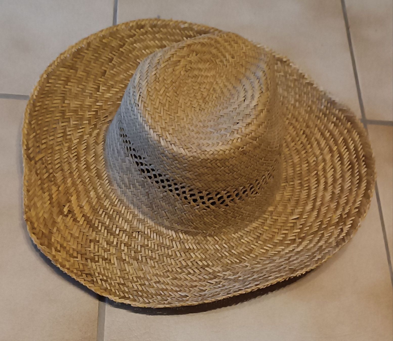 Copricapi, berretti & cappellini: Chapeau de paille – Usato da Cornaux NE venduto da Mimi983