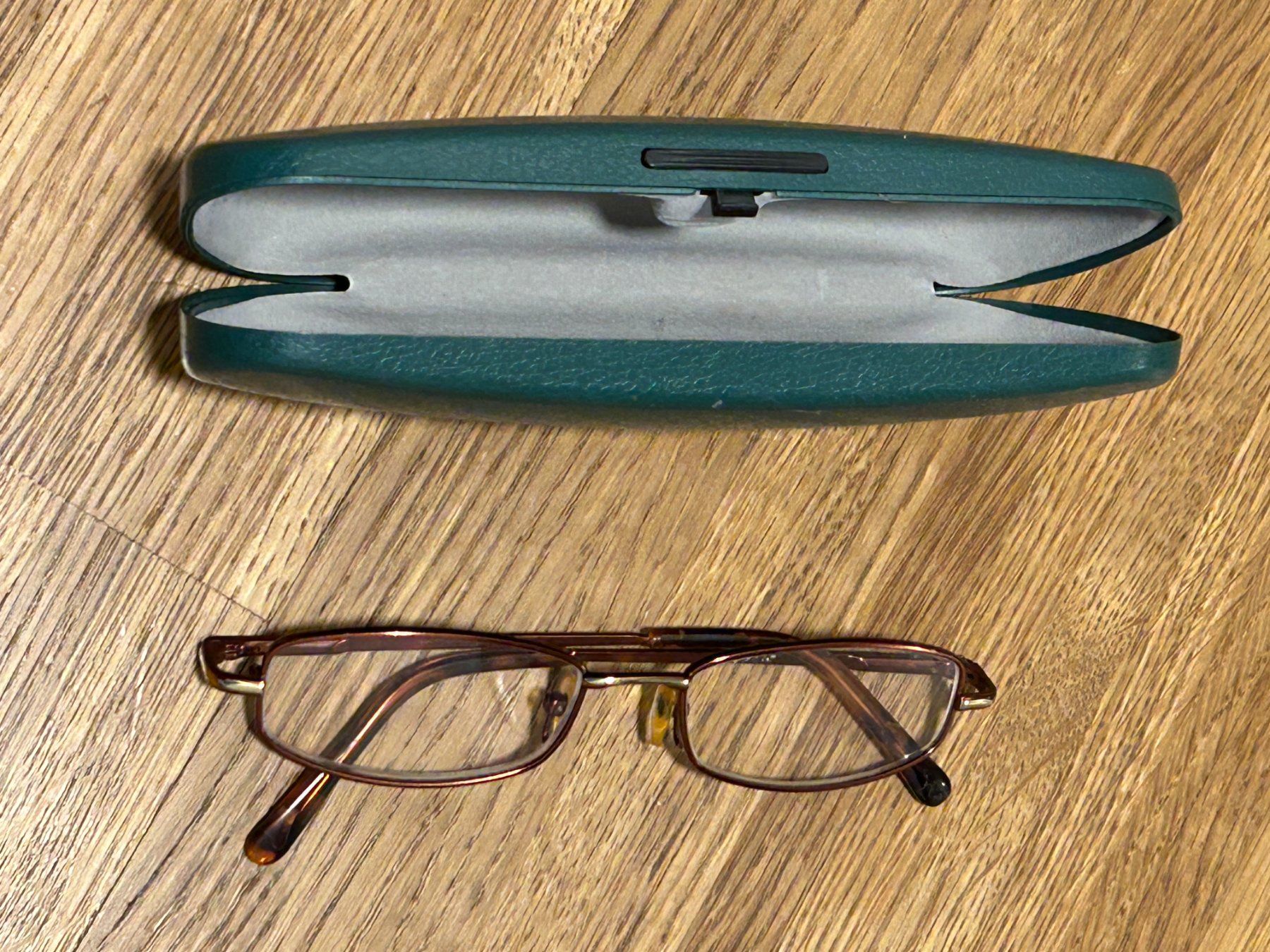 Brillen & Gläser: Schöne zeitlose Lesebrille – Gebraucht aus Küsnacht ZH von filo_fila8700 1