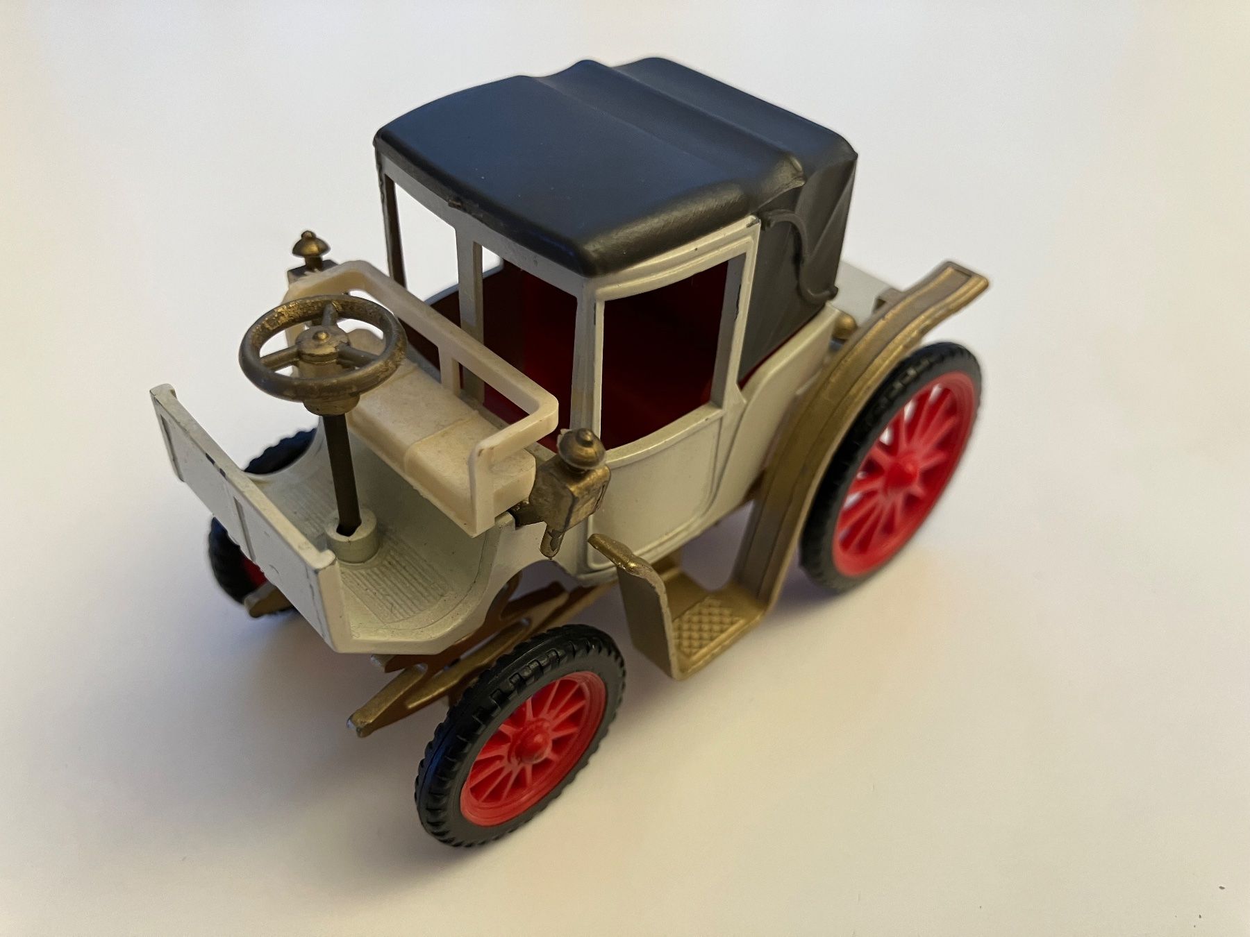 Gama Modellini d'auto: Gama Benz Victoria 1893 Oldtimer 1/46 – Usato da Zürich venduto da Kue_Zuerich