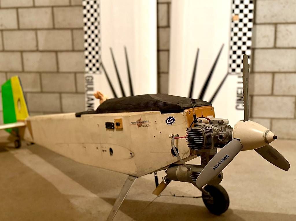 Kit di modellismo & Modellini statici: Modellflugzeug - Eigenbau - Flying Barbie – Usato da Wil SG venduto da JoRaHa 1