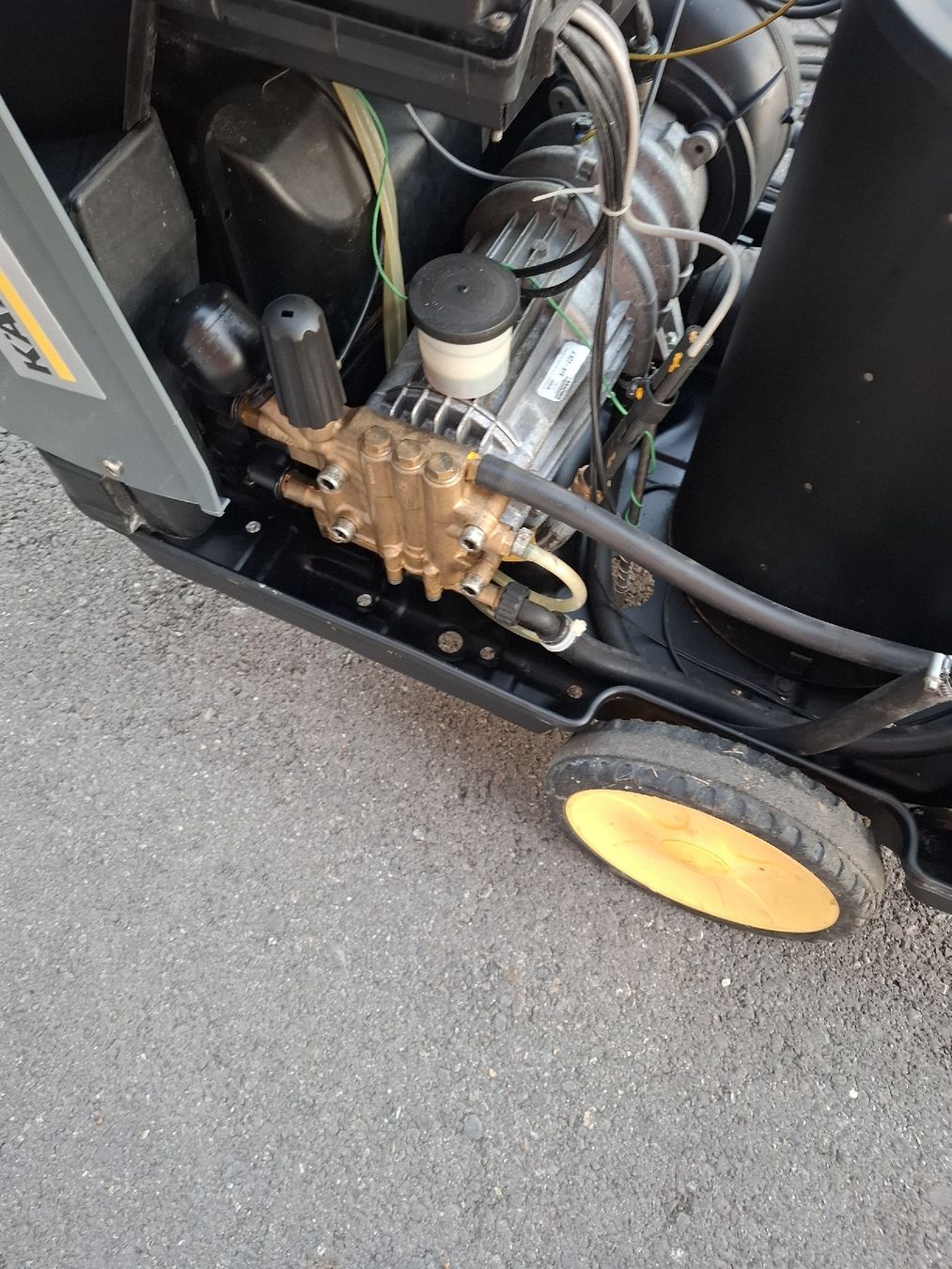 Kärcher Hochdruckreiniger: KÄRCHER HDS 850-4M PROFESSIONAL  – Gebraucht aus Emmenbrücke von dsn15 7