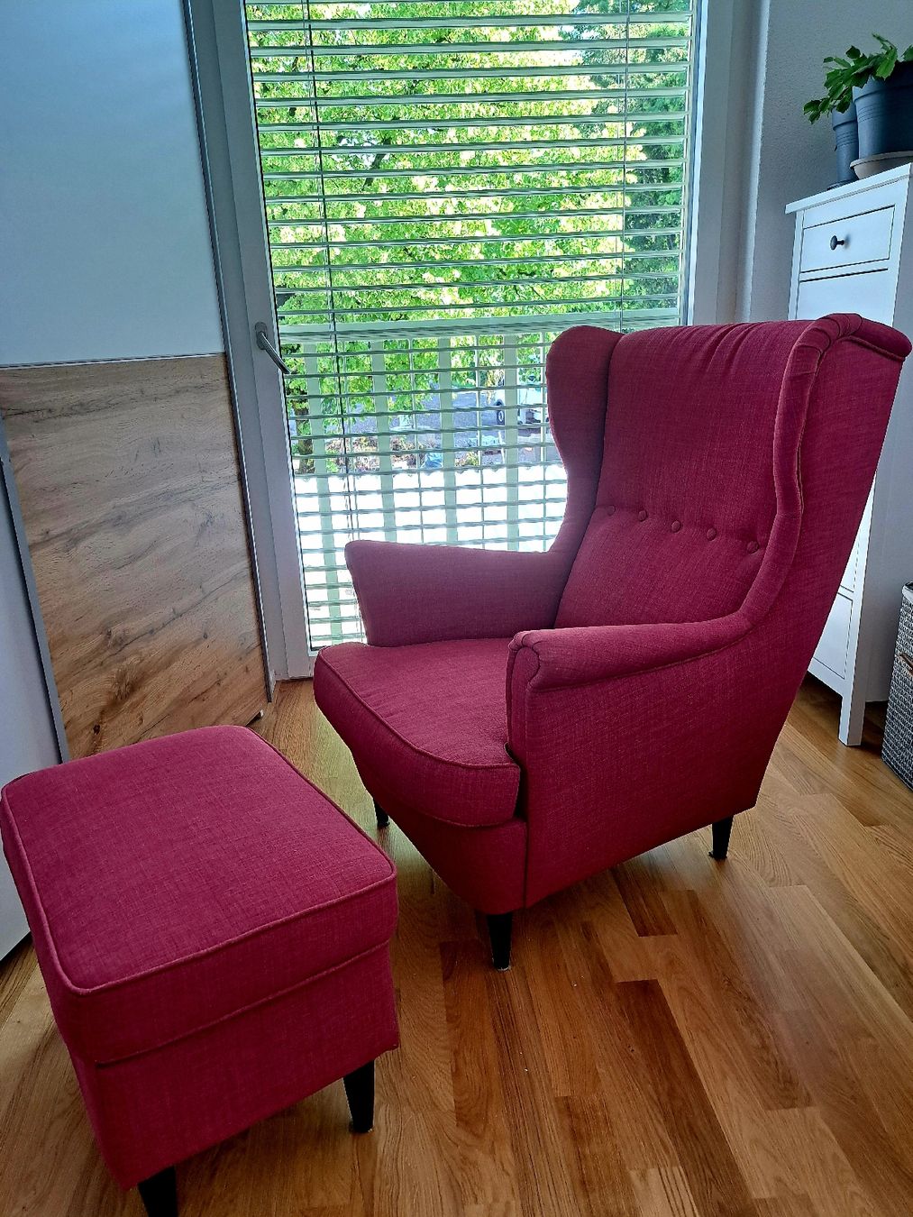Ikea Poltrone: Ohrensessel mit Hocker /IKEA/ – Nuovo (secondo la descrizione) da Zürich venduto da dor_lvc5 1