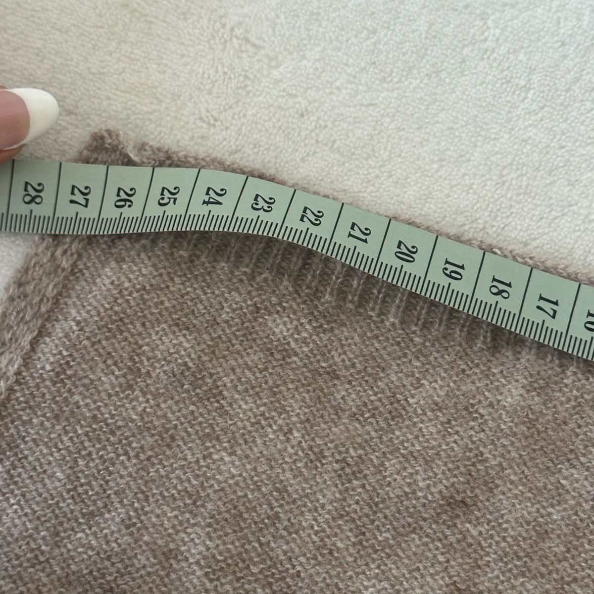 Foulard & Sciarpe: Écharpe en cachemire beige 100% – Nuovo (secondo la descrizione) da Givisiez venduto da dor_xb9k 4