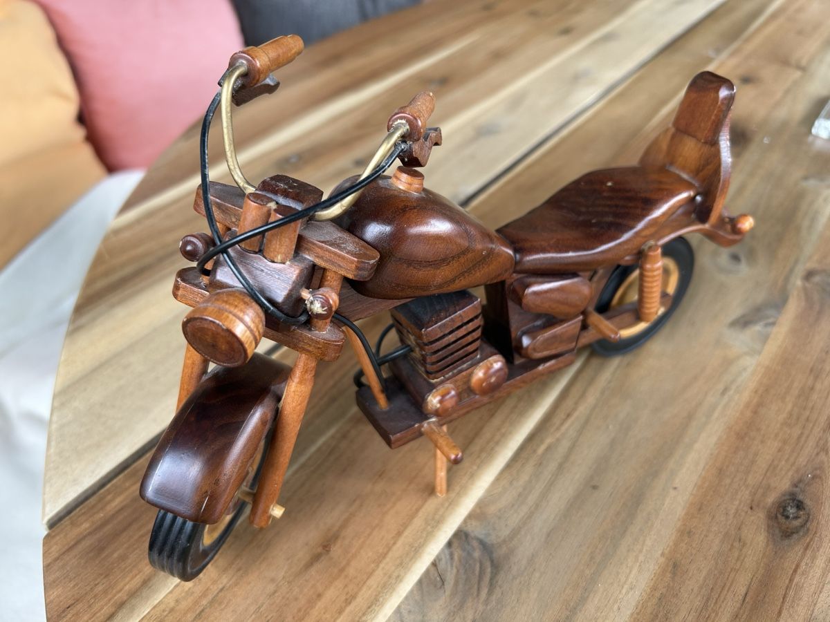 Spielzeuge: Chopper Motorrad aus Holz – Gebraucht aus Dussnang von Farafalina 4