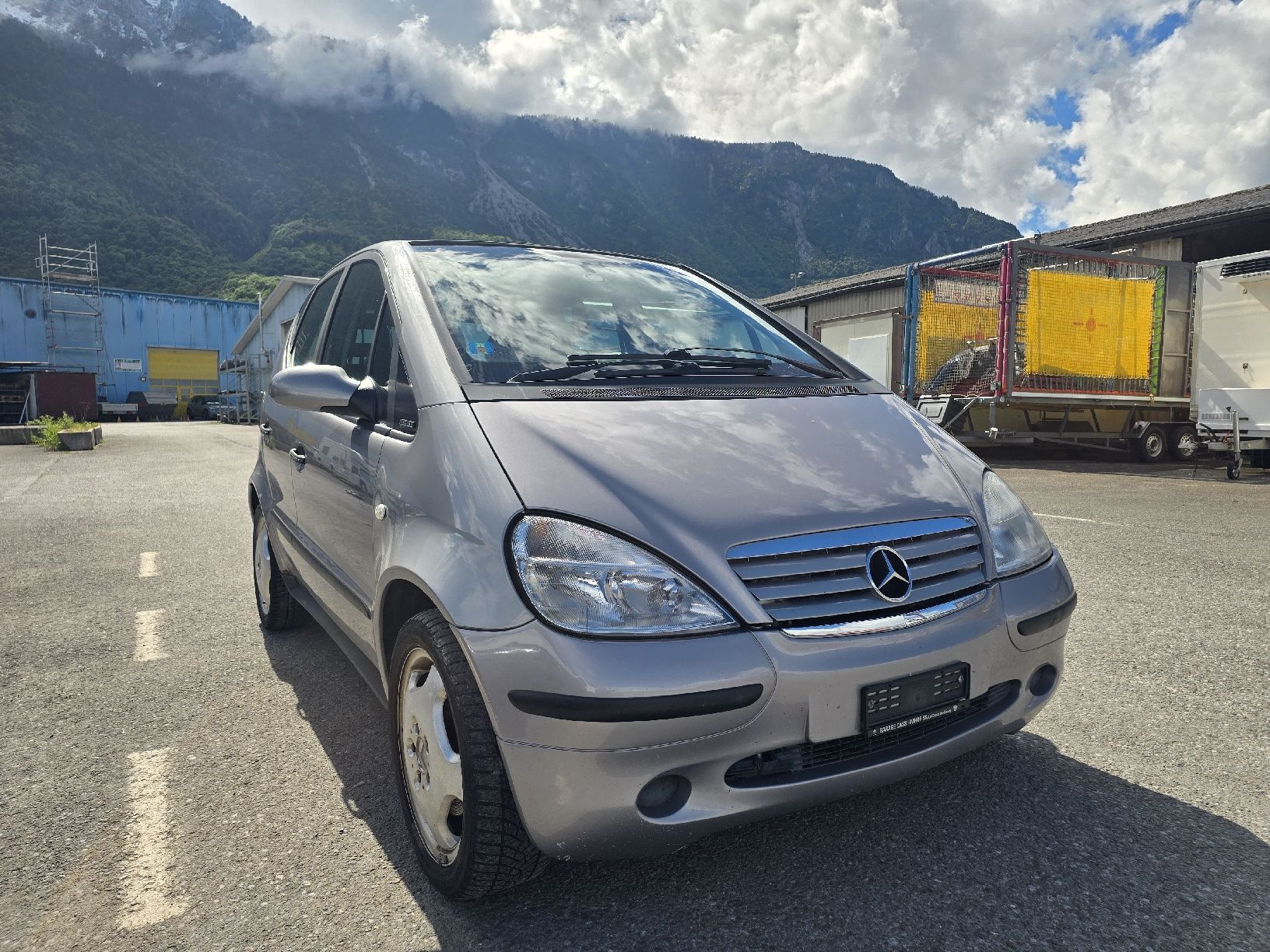 Mercedes-Benz Automobili: Mercedes-Benz A190 – Usato da Montreux venduto da PremerlServices 2