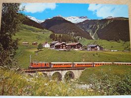 Die Furka-Oberalp-Bahn bei Disentis (GR)