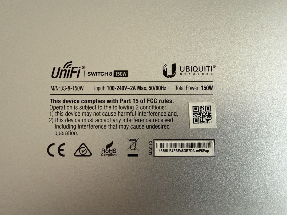Ubiquiti Hub & Switch: Ubiquiti UniFi Switch 8 150W Managed PoE Switch – Usato da Luzern venduto da Roeschuko 4