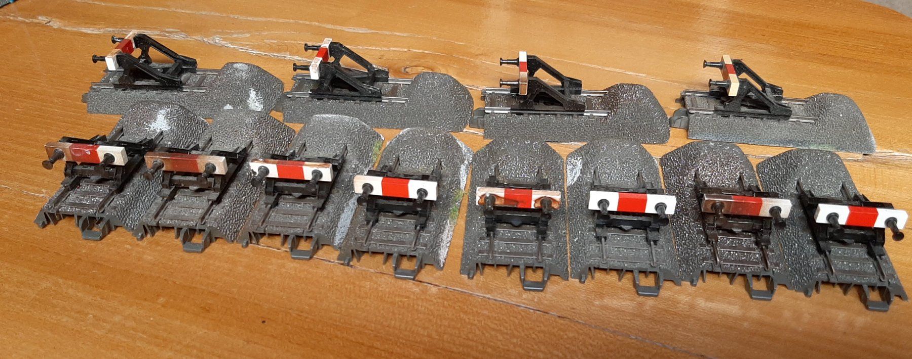 Märklin Modellini di ferrovie: 12 Butoirs Marklin No 24977 – Usato da Monthey venduto da ficelles