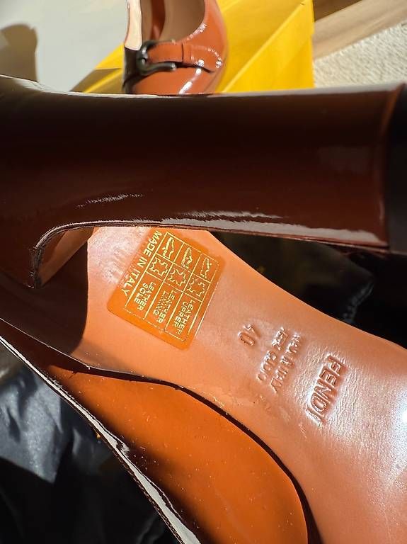 Fendi Scarpe da donna: Fendi size 40-mai usate – Nuovo e nell'imballaggio originale da Cavigliano venduto da Pzan 2
