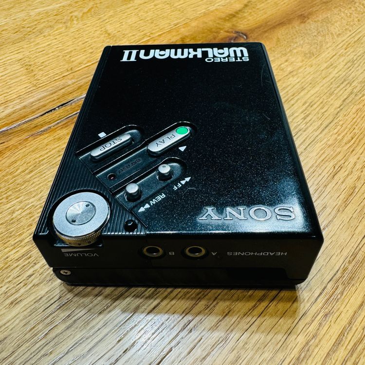 Sony Walkman II WM-2 schwarz 1 (Defekt) in Vorderthal für CHF 100 – mit ...
