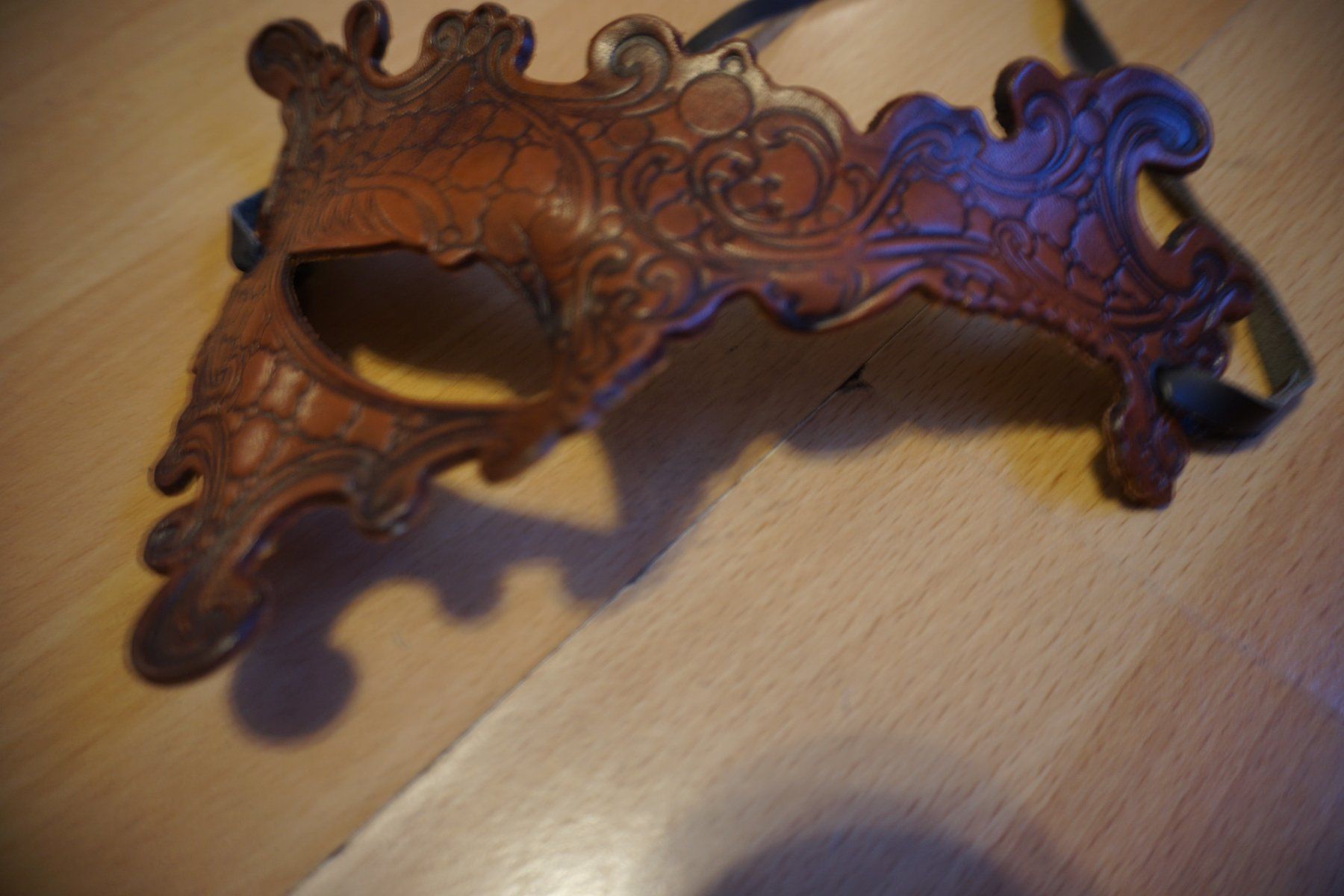 Maschere: Braune Leder-Maske Barock-Stil – Usato da Zürich venduto da einalemjena 2