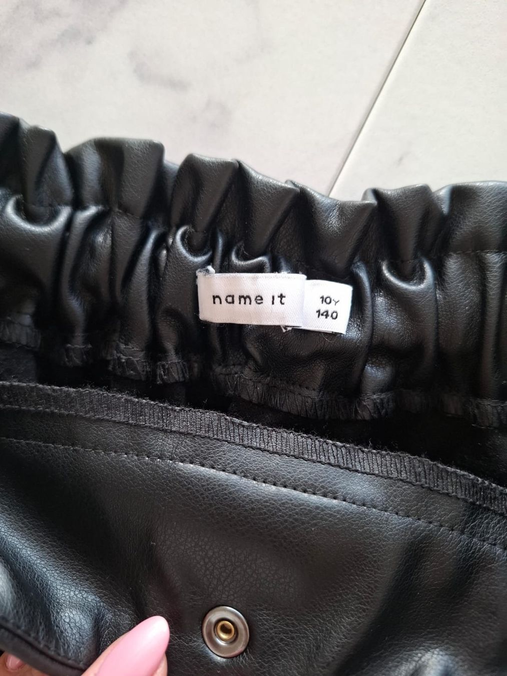 Robes et jupes: Minirock in Lederoptik, Name It, Gr. 140 – D'occasion à Massagno par Michaela.F 3