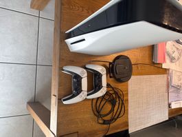 Playstation 5 (Disc-edition) + 2 Controller