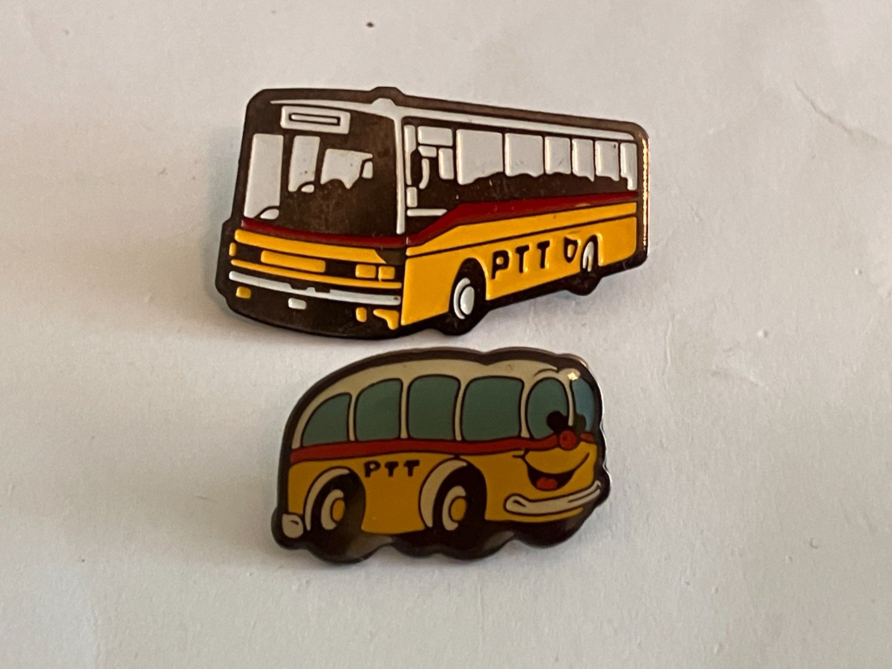 Placchette & Badge: 2 Pin PTT Postauto – Usato da Basel venduto da djwwpp