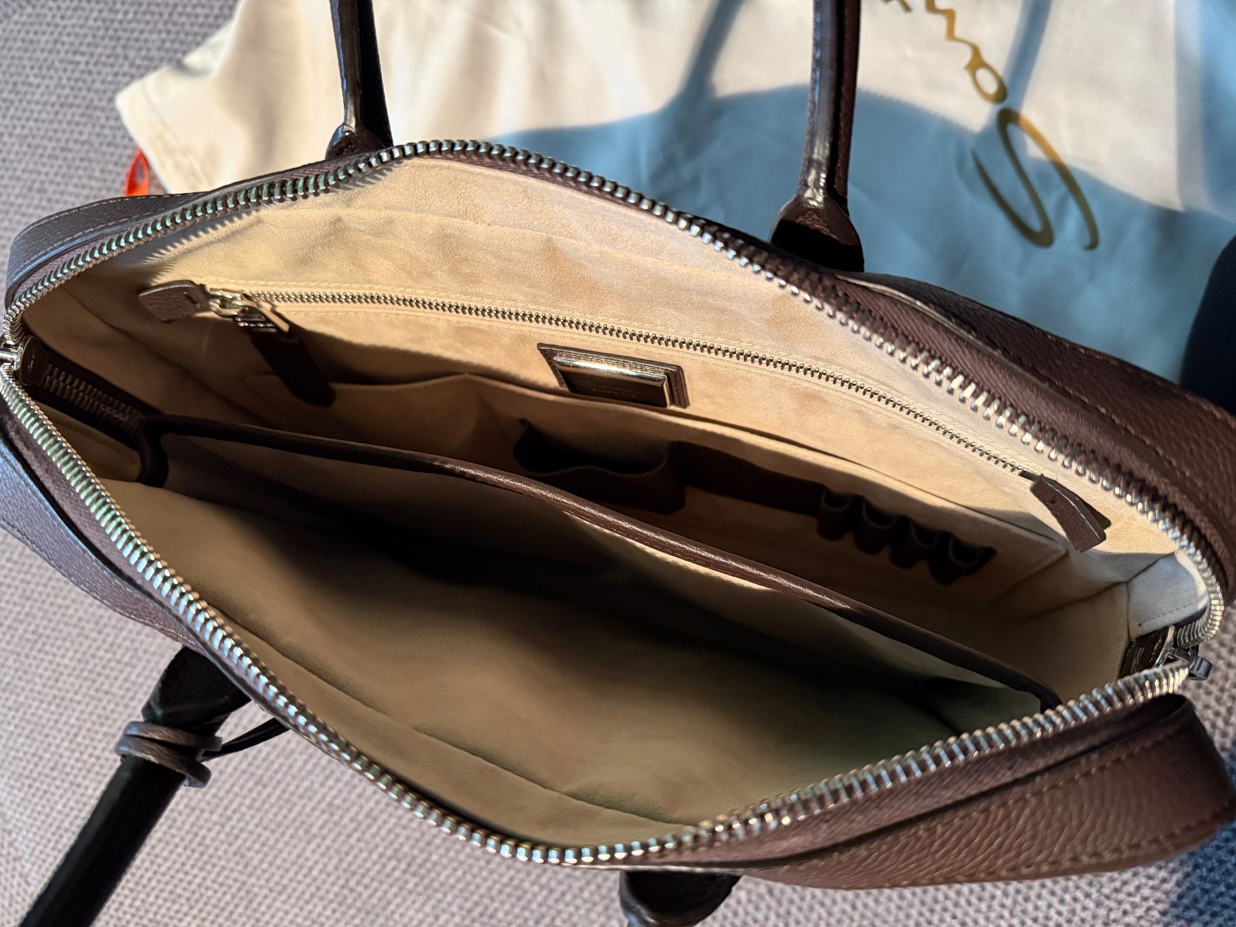 Santoni Borse: SANTONI Document / Computer Bag Color: Brown  € 1.590,00 – Nuovo (secondo la descrizione) da Unterseen venduto da SONY-CoolGo 3