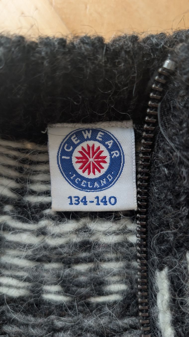 Maglioni & Felpe: Island Pullover  – Usato da Stäfa venduto da Viviane77 2