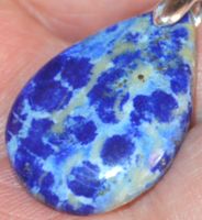 Anhänger L-4746 – Lapislazuli 29x20x4mm 23 Karat