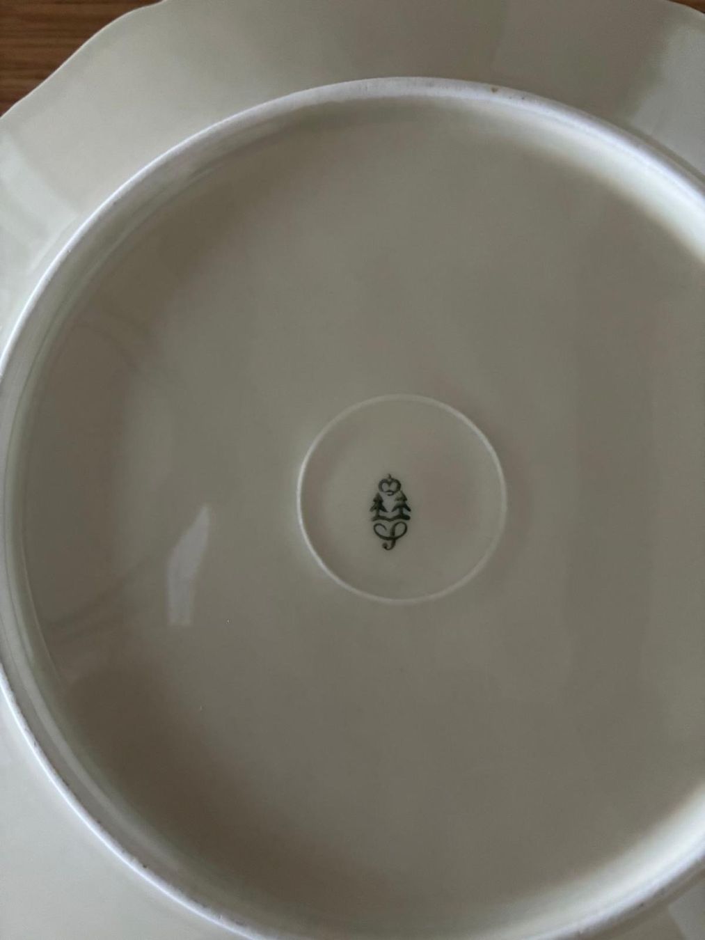 Set di piatti: Antikes Kaffeeservice, goldverziert, 21-teilig – Usato da Stansstad venduto da Wercla 4