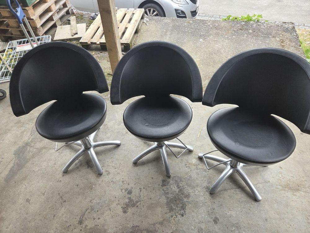 Kosmetik-& Massageliegen: drei Friseurstühle – Gebraucht aus Basel von jbm_8528