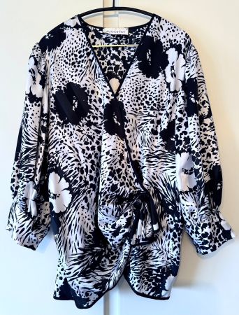 Feine schwarz-weisse Bluse von Augustat (D)