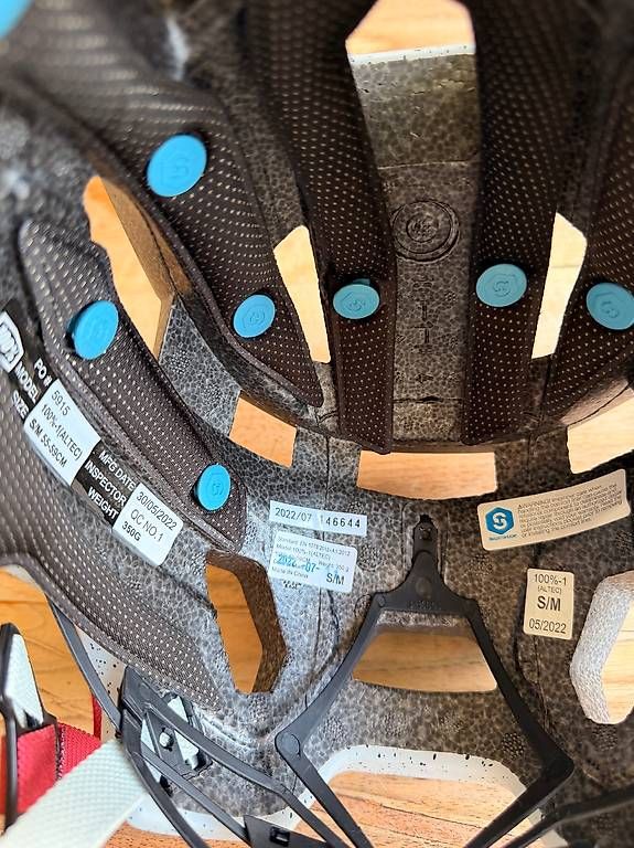Casques: Helm Grösse S/M 55-59cm  – D'occasion à Zürich par mic_v7zw 1