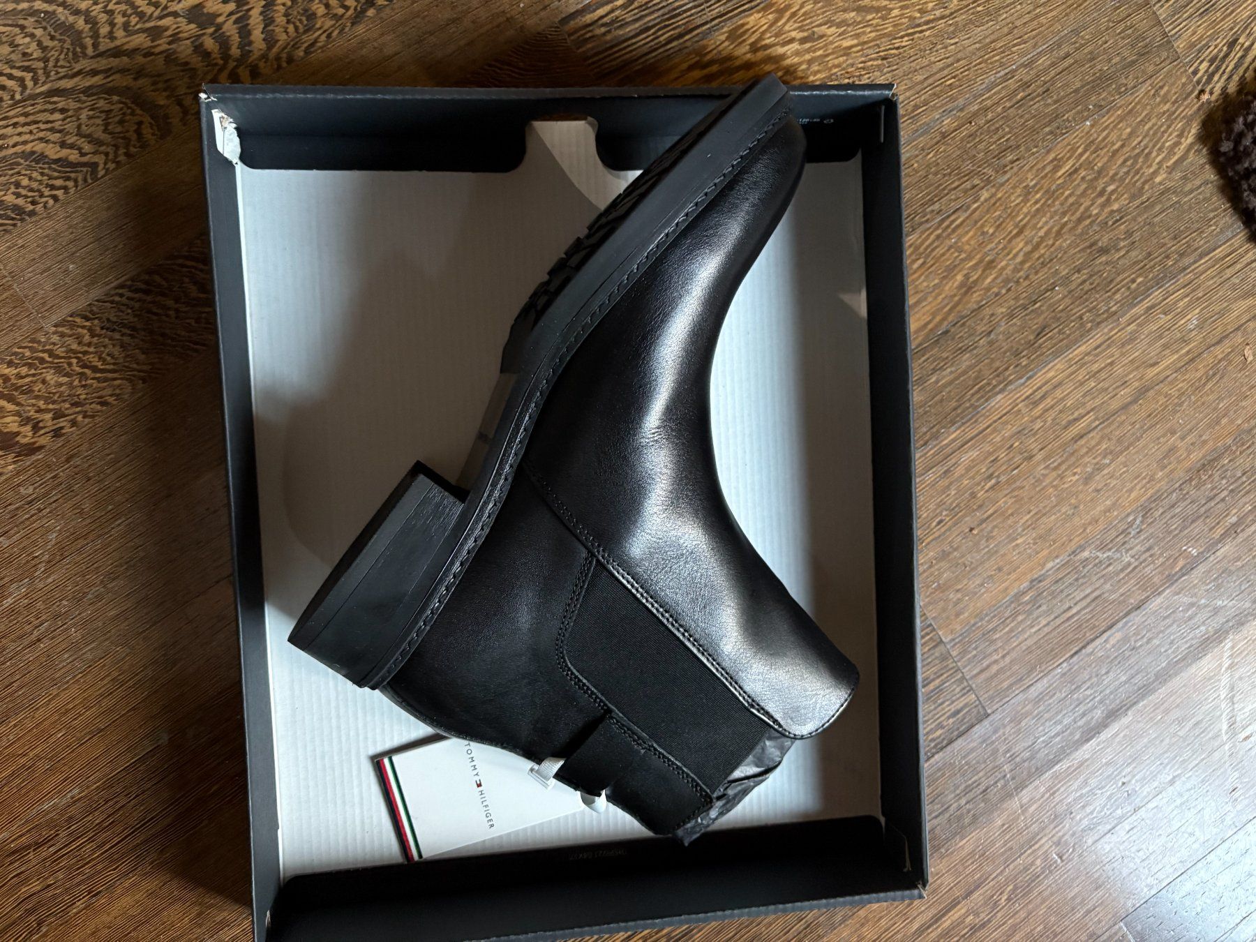 Tommy Hilfiger Scarpe da donna: Boots Tommy Hilfiger  brand new – Nuovo e nell'imballaggio originale da Vacallo venduto da pisic