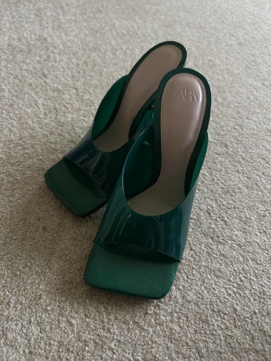 Zara Damenschuhe: Zara Green Mules, Size 38 – Gebraucht aus Blonay von sae_6sgw 1