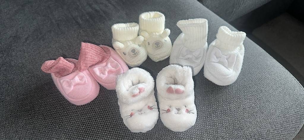 Herrenschuhe: Lot de chaussons neufs  – Gebraucht aus Grand-Lancy von ssa_k59z