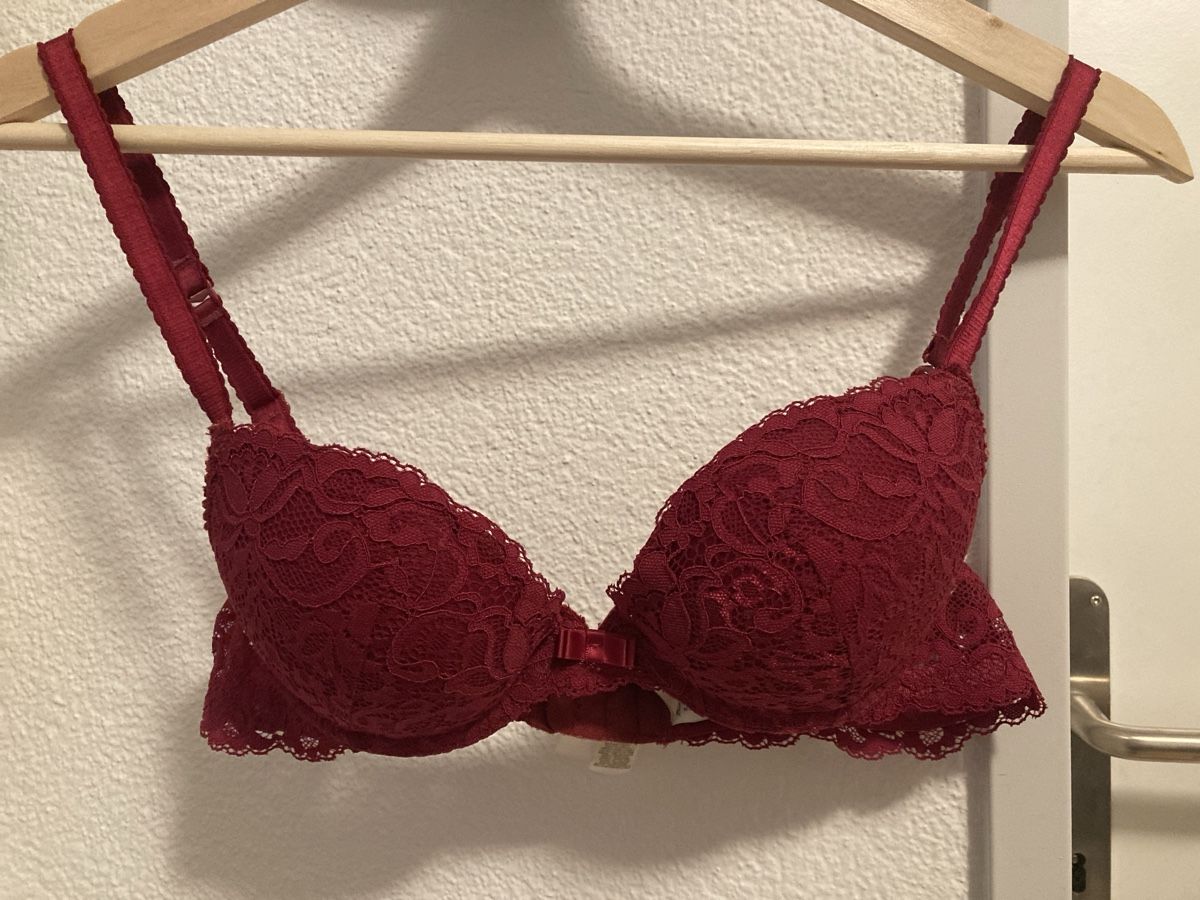 Altra biancheria intima: BH rot mit Spitze – Nuovo (secondo la descrizione) da Urtenen-Schönbühl venduto da alessibas