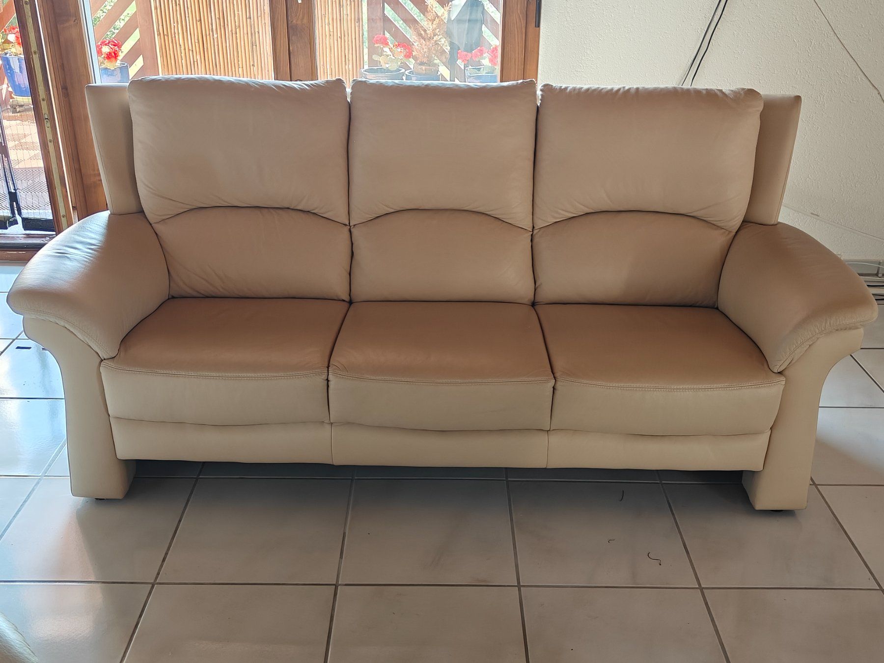 Divani: Polstergarnitur Leder - 3-Sitzer Sofa mit 2 Sesseln – Usato da Birr venduto da DisDas 1