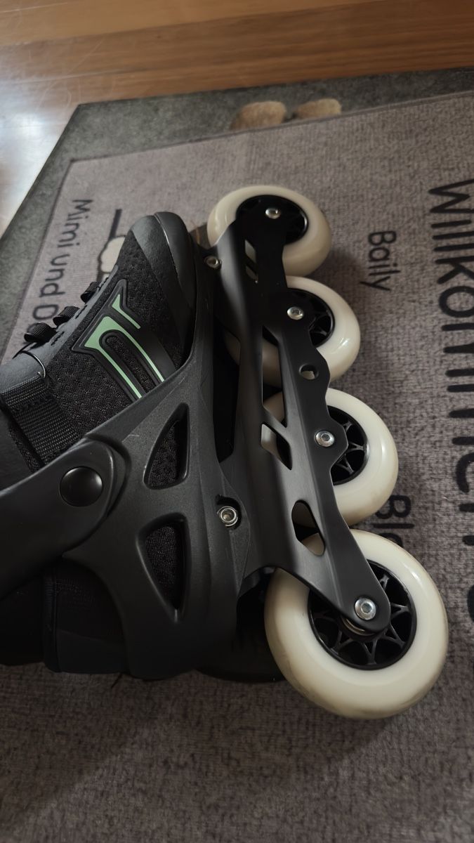 Inline-Skating & Rollschuhe: Rollerblade Macroblade 90 – Neu und originalverpackt aus Effretikon von mim_7qmh 7