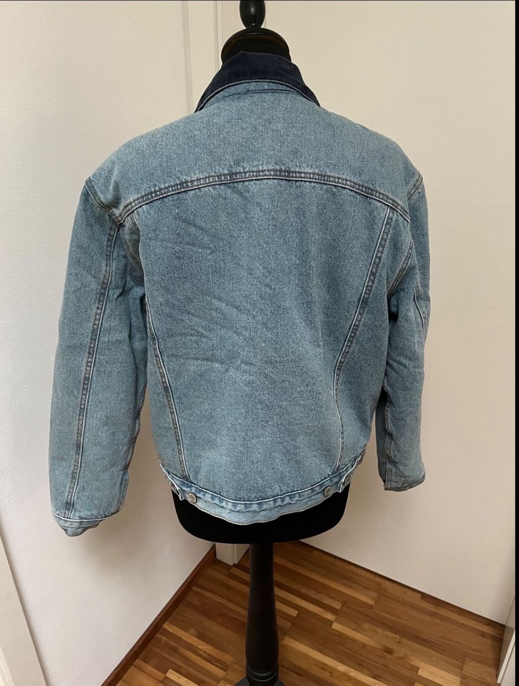 Brandy Melville Jacken: Jeansjacke - Brandy Melville – Gebraucht aus Olten von yuv_nd9t 3