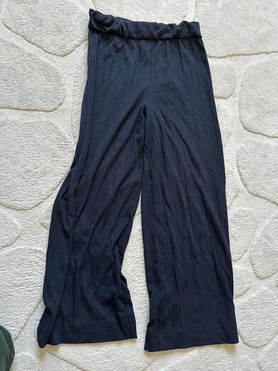 Monki Hosen: dunkelblaue leichte Hose – Gebraucht aus Basel von ronjalg