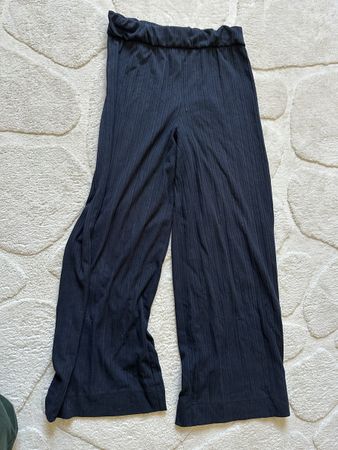 dunkelblaue leichte Hose