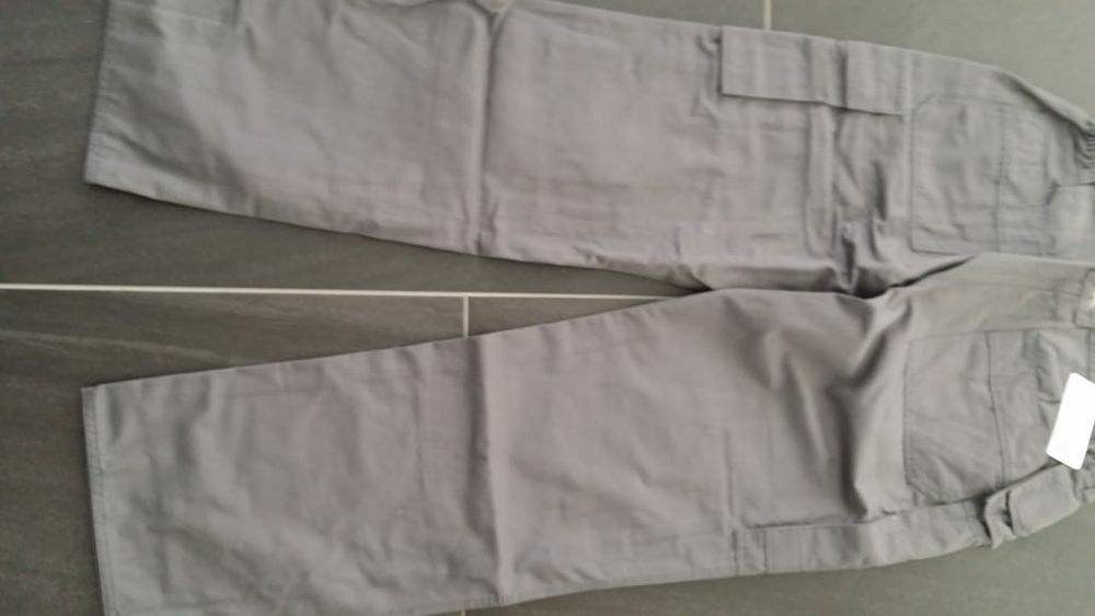 Pantaloni: Abeitshose Gr 50 Grau( NEU) – Nuovo (secondo la descrizione) da Bischofszell venduto da badza72 6