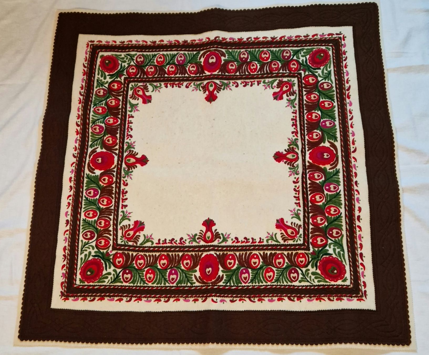 Set di tavolo e panche: Einzigartige Tischtuch 95 x 96cm – Usato da Muri b. Bern venduto da rol_xtf8