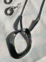 Lange Marken-Halskette Edelstahl mit Ohrhänger. Länge 88 cm