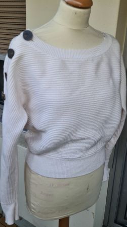 Pull à encolure bateau taille S couleur crème