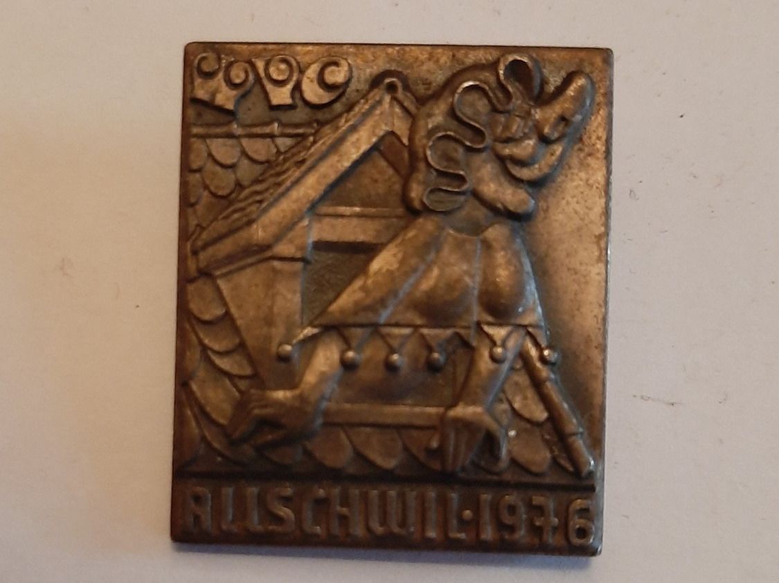 Placchette & Badge: 1976 Allschwil Plakette – Usato da Waltenschwil venduto da moonshadowfreak