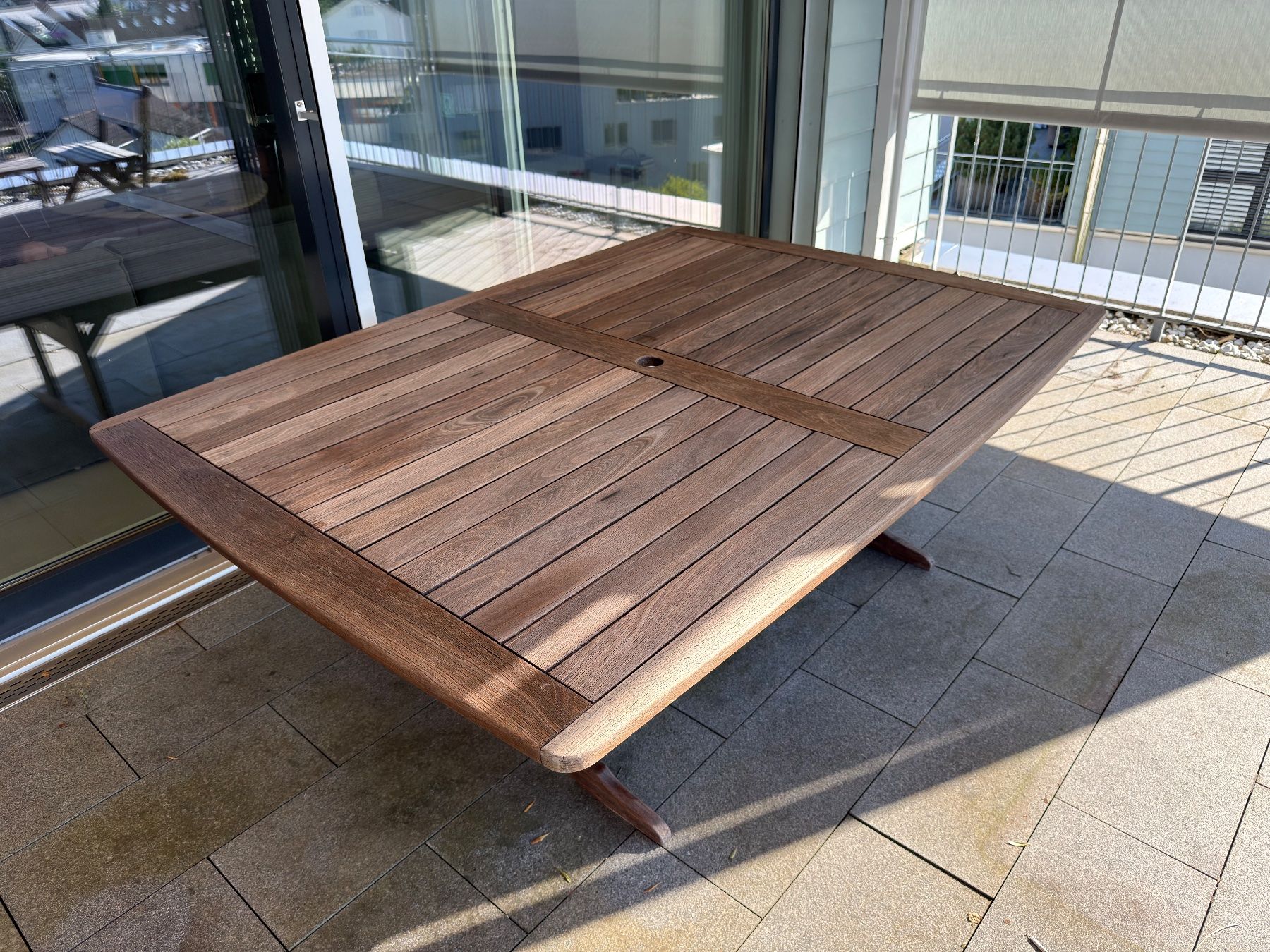 Tables: Gartentisch aus Jarrahholz – D'occasion à Richterswil par ski_7ffp 2