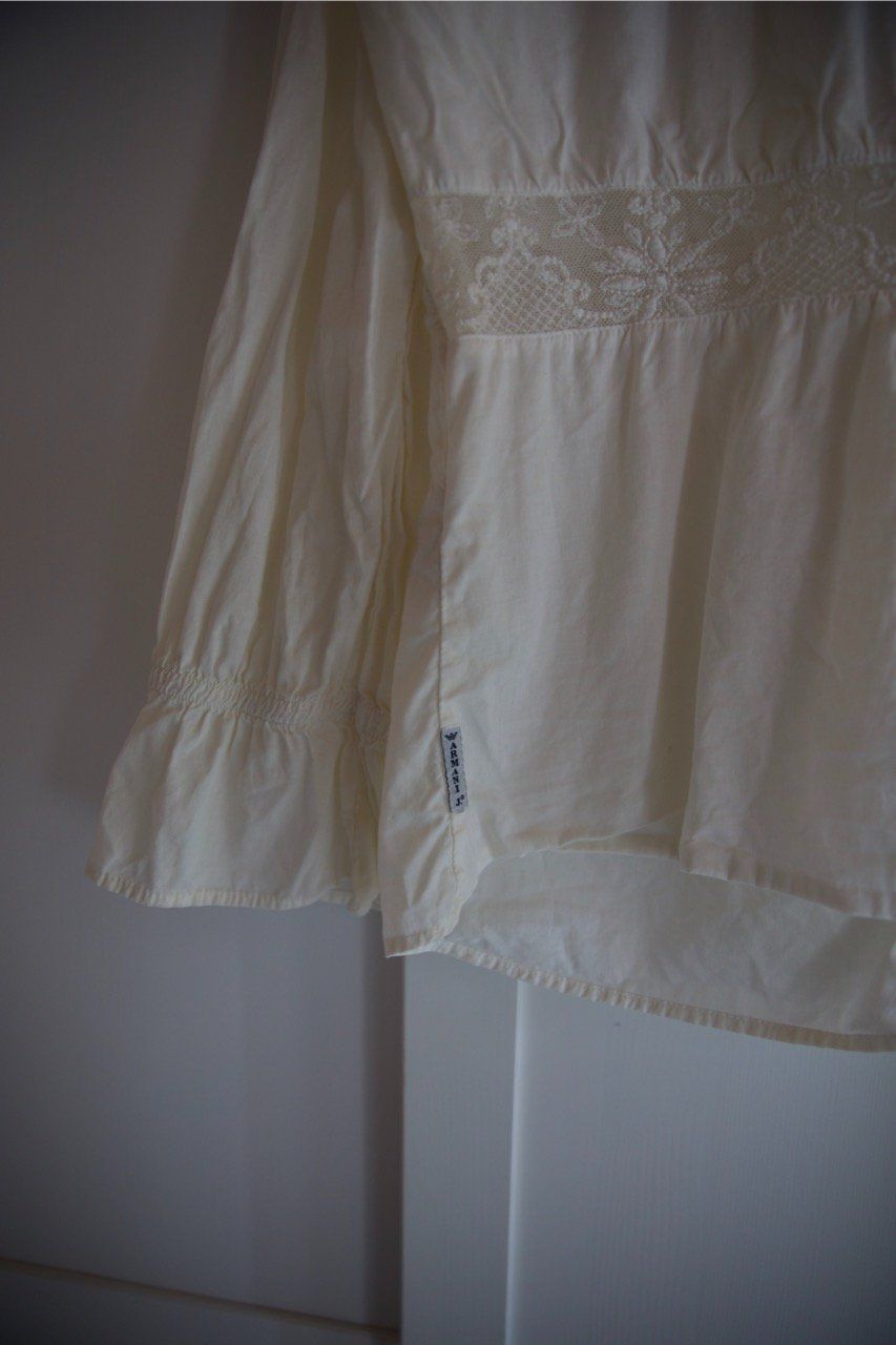 Armani Camicette: Armani Bluse mit Spitzeneinsatz, Gr. S, 100% Baumwolle – Usato da Titterten venduto da fra_v27g 3