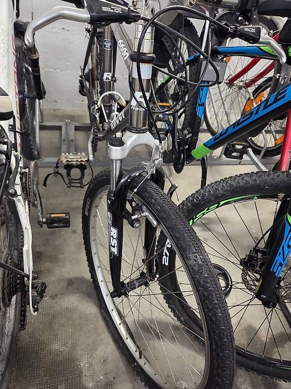 Biciclette: VTT avec suspension avant – Usato da Epalinges venduto da Coronetpeak 1