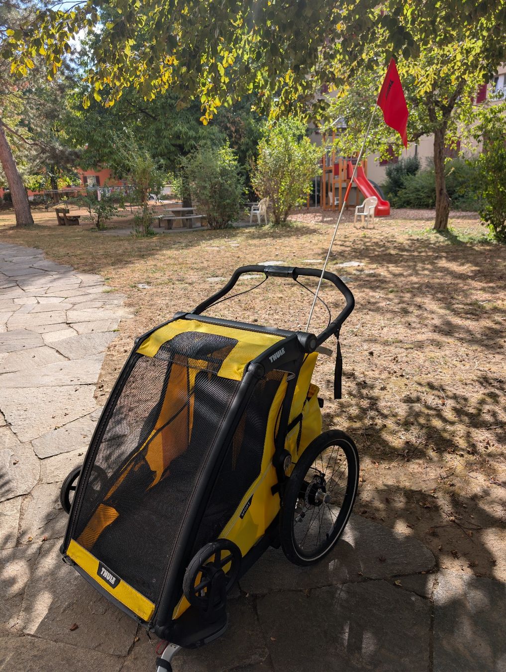Thule Anhänger: Thule Cariot Sport 2 gelb – Gebraucht aus Basel von Casamo