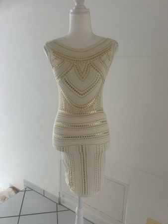 Bezauberndes, weisses Kleid mit Nieten, Grösse M/L ✨ (48)